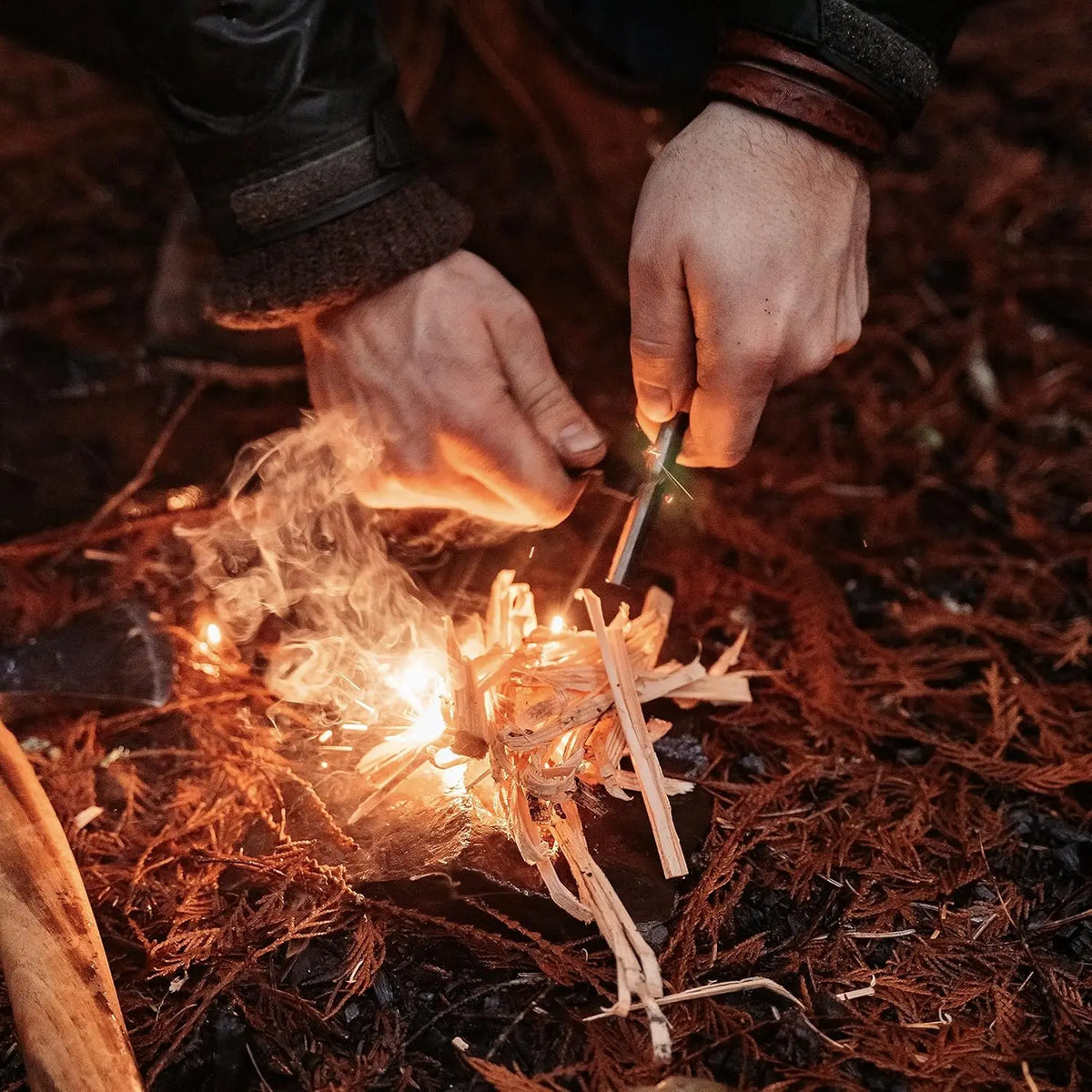 Iron Magnesium Fire Starter Kit for Camping and Hiking